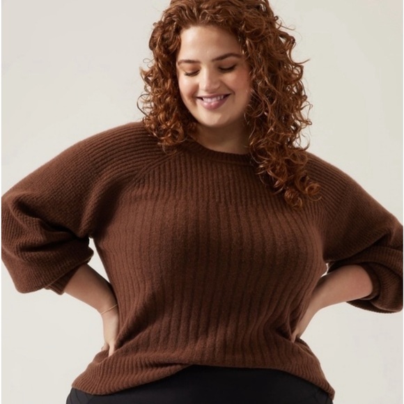 Athleta Sweaters - ATHLETA LAYOVER CREW SWEATER